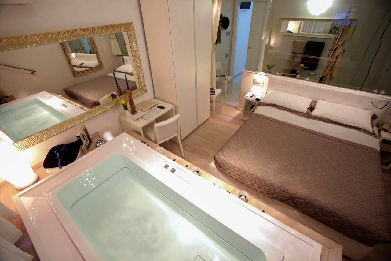 Queen Suite with Spa Bath in Lido Cala Sveva, Termoli