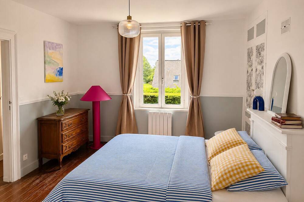 Maison de maître entièrement rénovée à 15min du centre d’Honfleur in Beuzeville, Région de Bernay