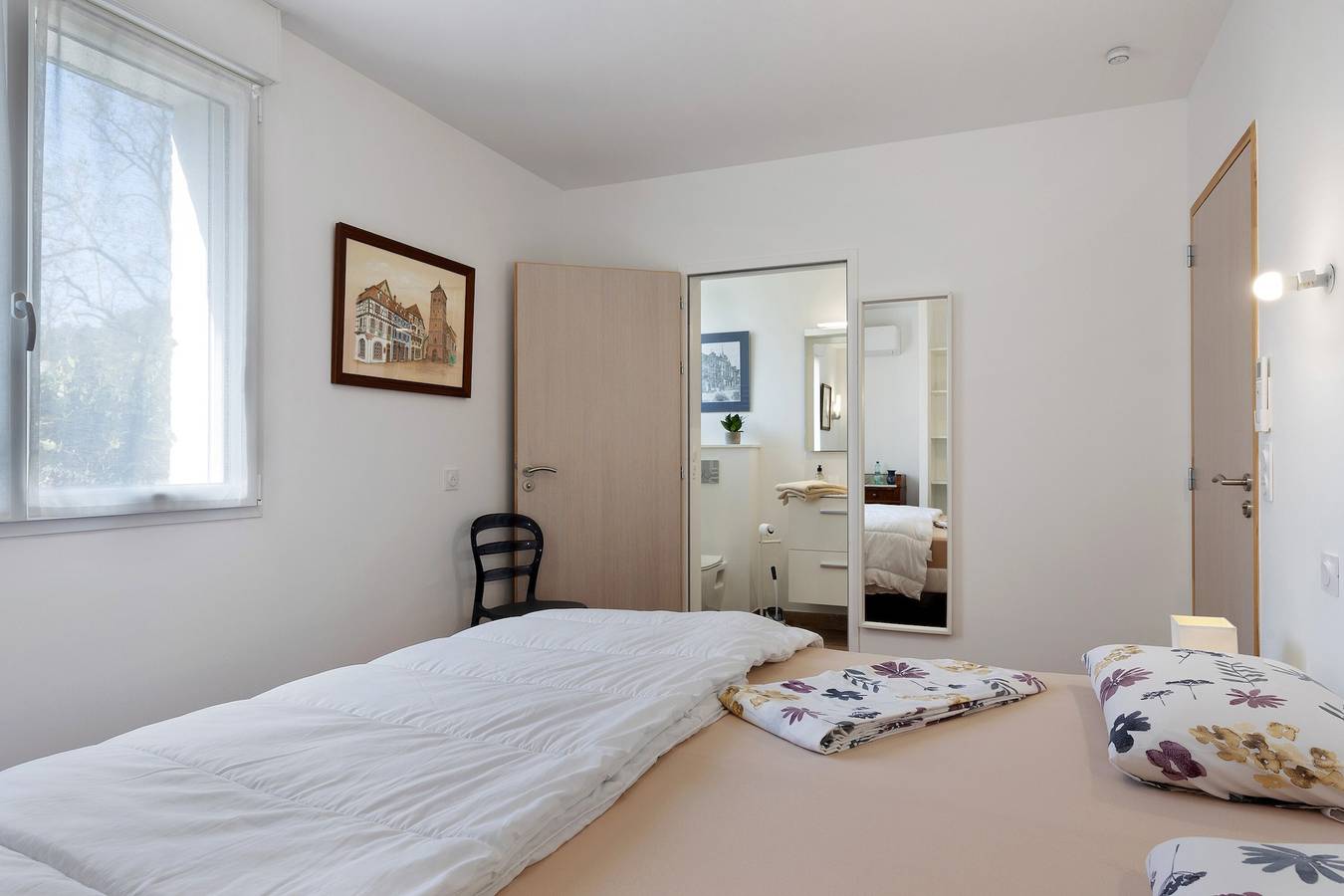 Chambre d’hôtes Sous le Pin « Chambre 1 » con terraza compartida, Wi-Fi y aire acondicionado in Olonne-sur-Mer, Les Sables-d'Olonne