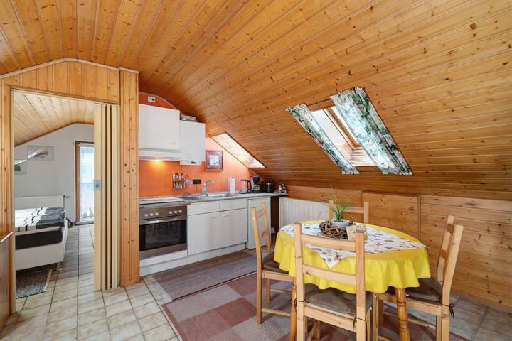 Entire apartment, Apartment 'Stoffel' with Private Terrace, Private Garden and Wi-Fi in Darstein, Landkreis Südwestpfalz