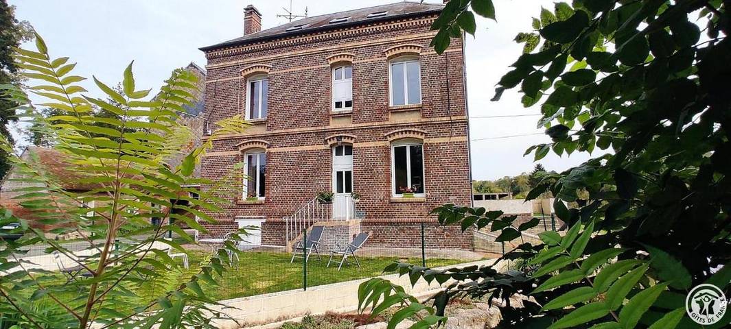 Chambre d’hôte pour 2 personnes, avec jardin ainsi que vue et terrasse dans Milly-sur-Thérain