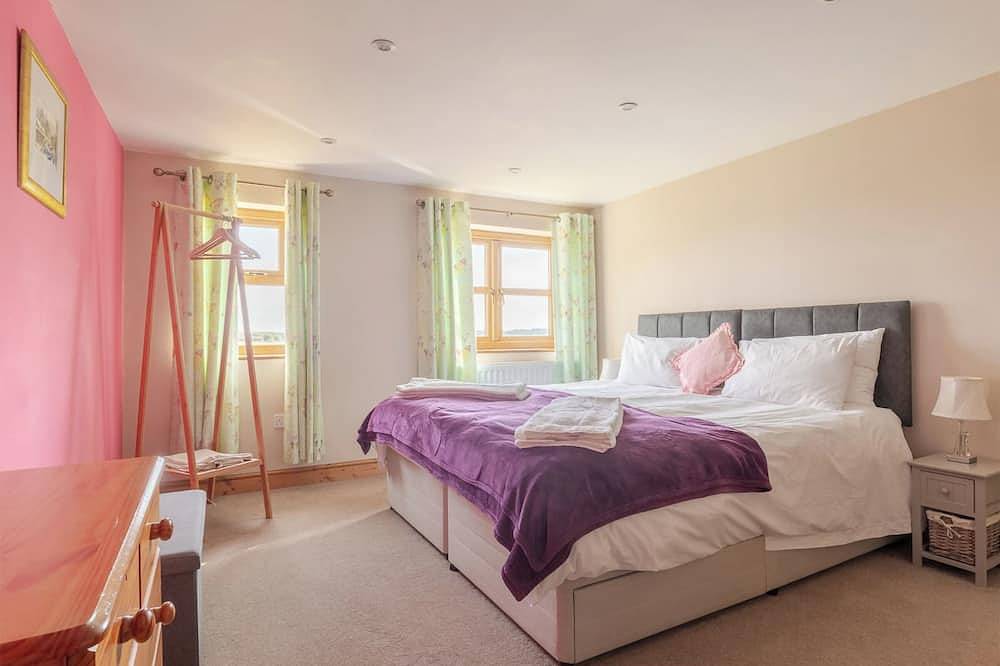 5 bedroom accommodation in Sea Palling, near Happisburgh in Sea Palling, The Broads