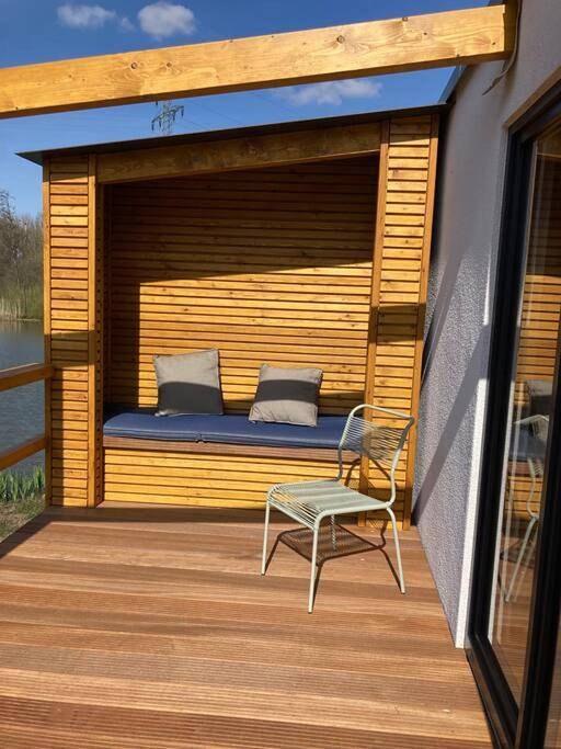 Ferienhaus für 2 Personen, mit Ausblick und Terrasse sowie Seeblick und Garten in Blomberg - 2