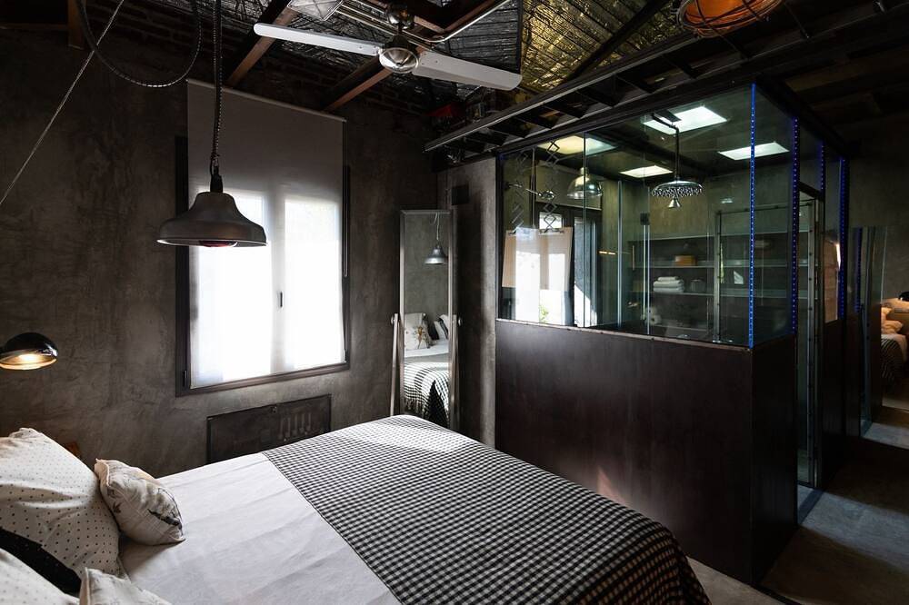 Retiro Park Industrial House in Madrid, Communaute de Madrid