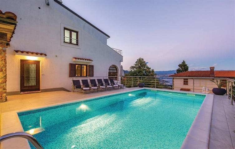 Villa für 15 Personen, mit Garten und Terrasse in Lovran