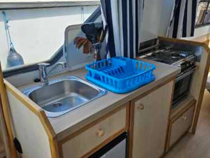 Bateau à quai avec kitchenette - 4 pers. in Colombiers, Côte d'Améthyste