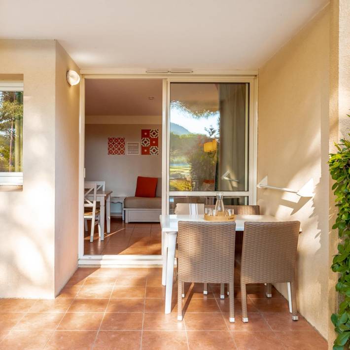 Gîte pour 6 personnes, avec piscine et bassin pour enfant, adapté aux familles dans Port de Cannes Marina - 2