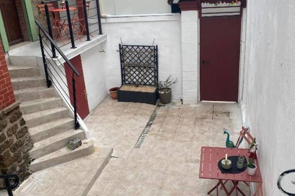 Modern Parisian Comfort with a Terrace - Your Relaxing Retreat near Paris 13ème in Ivry-sur-Seine, Val-de-Marne