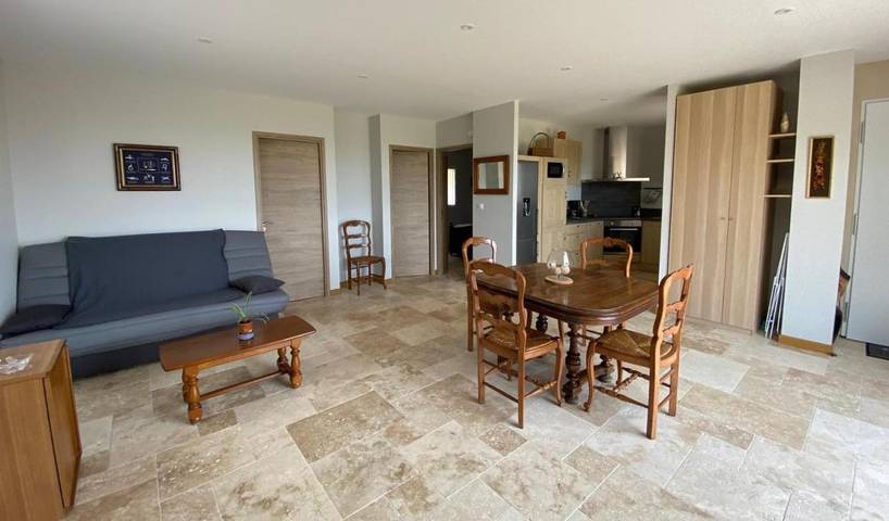 Location de vacances pour 5 personnes, avec piscine ainsi que jardin et vue, animaux acceptés à Saint-Victor-et-Melvieu - 3