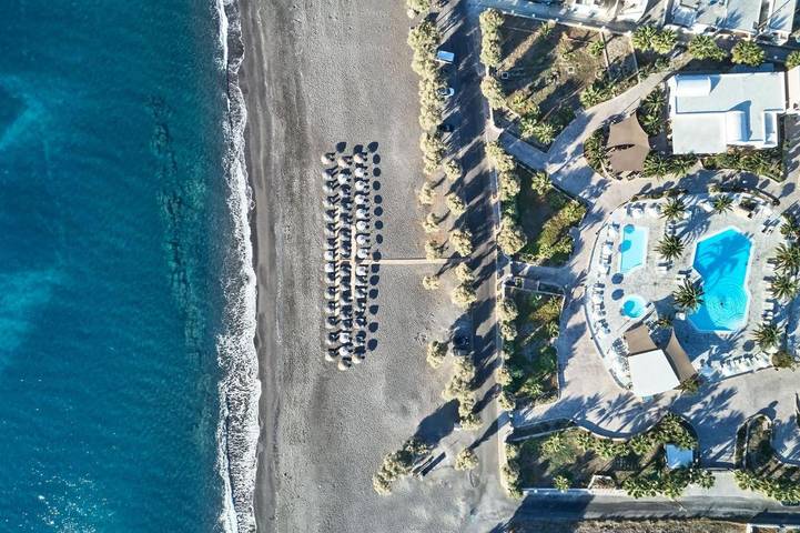 Hôtel pour 3 personnes, avec Terrasse ainsi que Jardin et Piscine