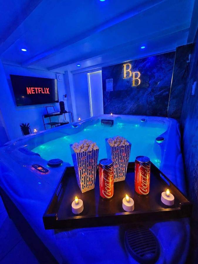 Gîte pour 2 personnes, avec Jacuzzi à Port-de-Bouc