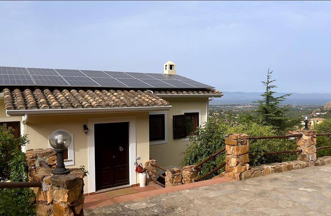 Villa Rosati B & B - Home Restaurant in Poggio dei Pini, Capoterra