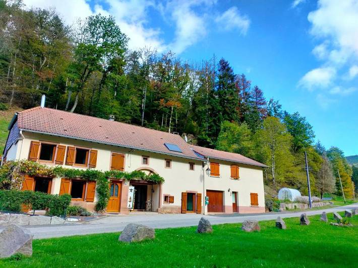 Location de vacances pour 4 personnes, avec Terrasse ainsi que Jardin et Vue à Lusse
