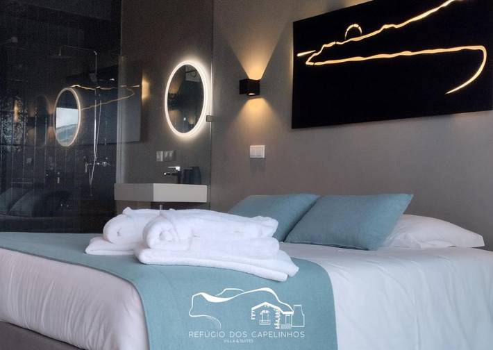 Station pour 6 personnes, avec piscine ainsi que vue et jardin dans Capelo - 4