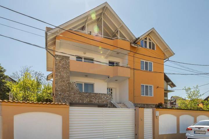 Appartement de vacances pour 5 personnes, avec Balcon et Terrasse ainsi que Jardin et Vue