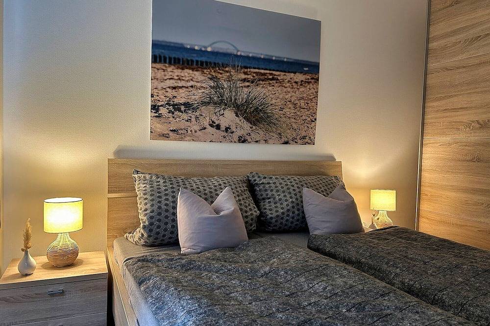 Ganze Wohnung, Tolle Ferienwohnung mit Balkon, Kamin nur wenige Meter vom Strand entfernt in Großenbrode, Ostholstein