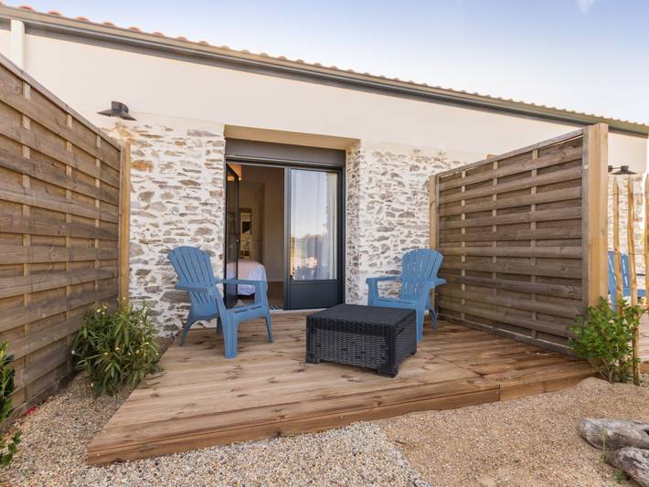 Gîte pour 2 personnes, avec Terrasse ainsi que Jardin et Piscine à Port-Saint-Père