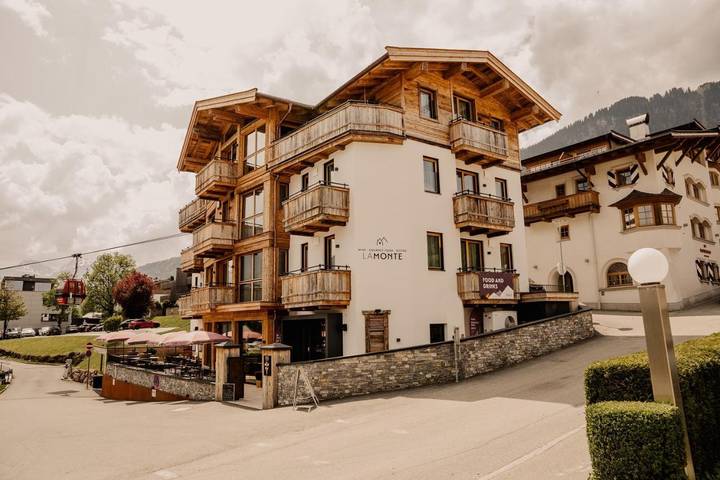 Ferienwohnung für 8 Personen, mit Whirlpool und Balkon sowie Sauna in Kitzbühel