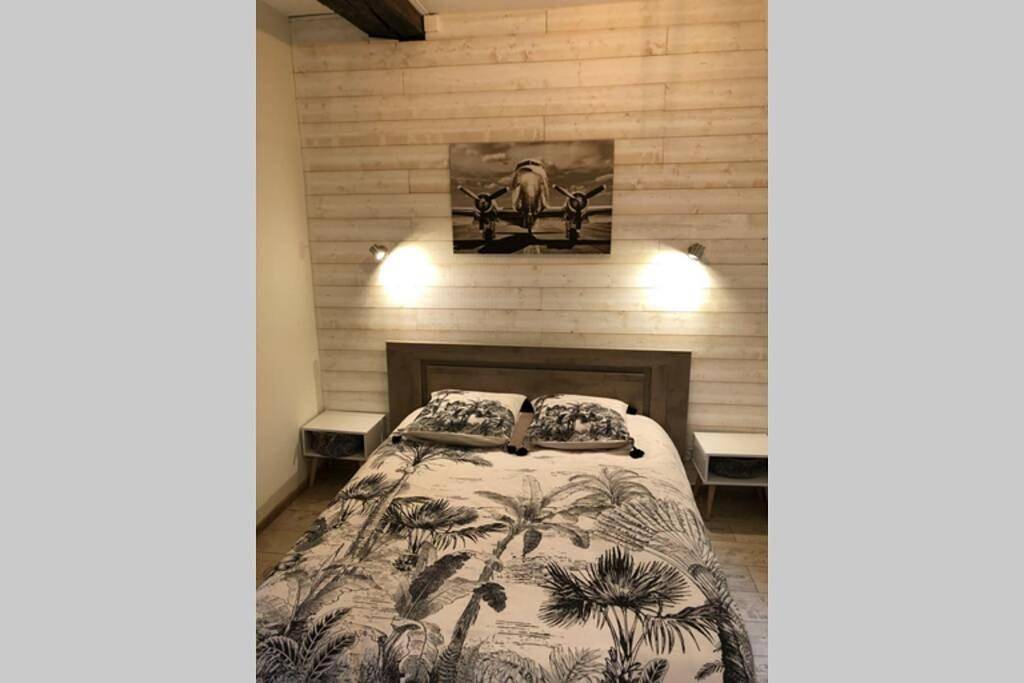 Appartement entier, Laon : « Suite privée au pied de la Cathédrale » in Laon, Aisne