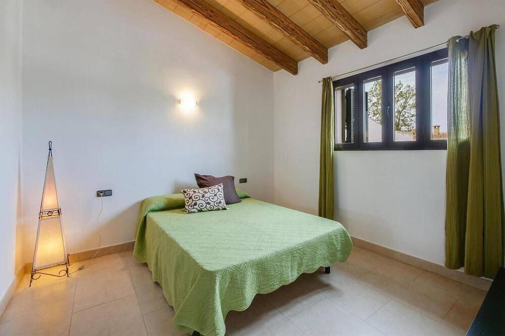 Magdalena Amengual Ordinas in Santa María del Camino, Interior de Mallorca