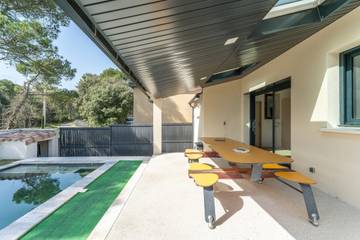 Villa pour 10 Personnes dans Mondragon, Provence, Photo 1