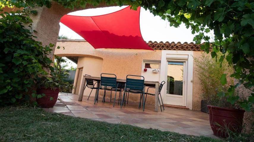 Gîte pour 4 personnes, avec piscine ainsi que jardin et vue à Pignans - 4