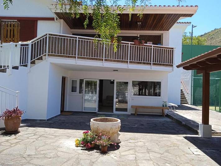 Apartamento de vacaciones para 6 personas, con vistas y jardín - 1
