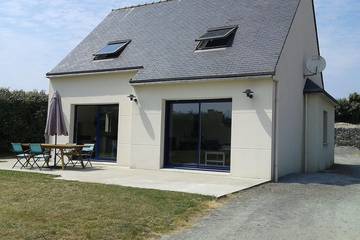 Gîte pour 6 personnes, avec terrasse et jardin, animaux acceptés dans Plage de Neiz Vran