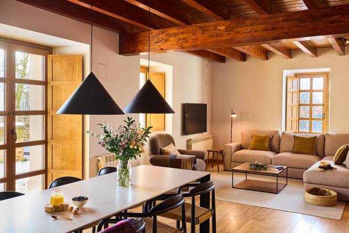 Casa rural para 11 personas, con vistas y jardín, Se admiten mascotas en Cuadrilla de la Llanada Alavesa - 2