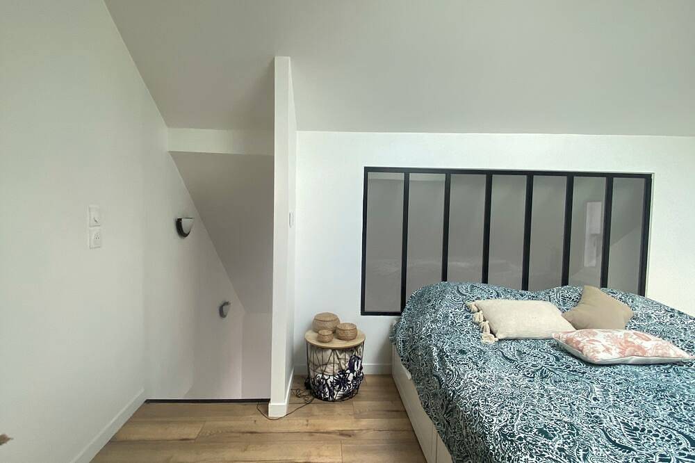 Entire apartment, Bright Duplex in Rosny-sous-Bois, Seine-Saint-Denis