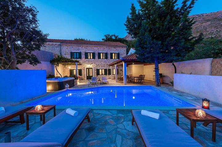 Villa pour 6 personnes, avec terrasse et jacuzzi à Mlini - 4