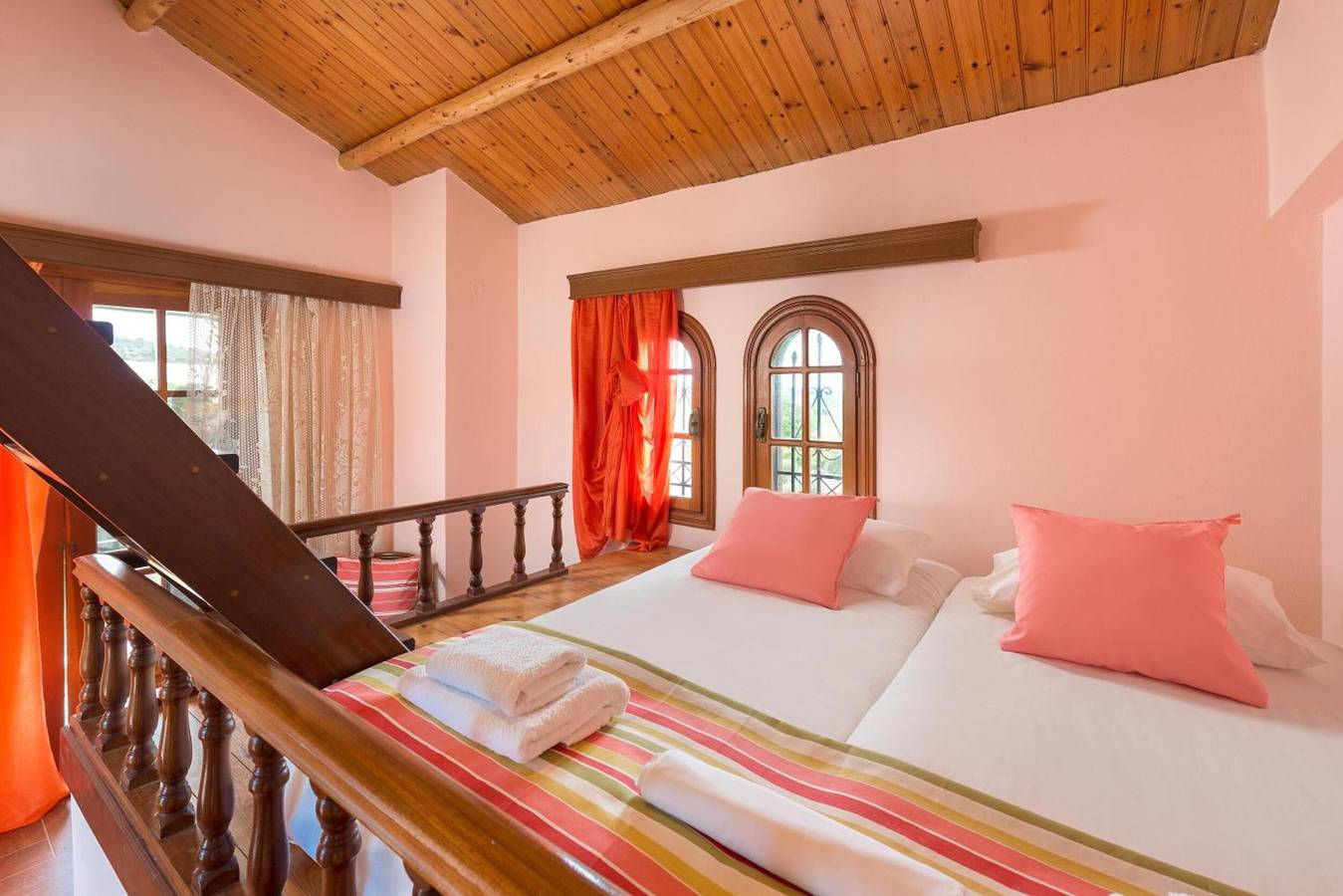 Hel lägenhet, 3-Bedroom Apartment with Private Pool, Sea View, Wi-Fi and Air Conditioning in Rhodos
