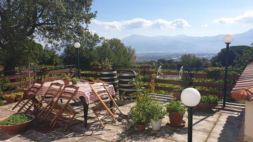 Villa per 7 persone, con Balcone e Terrazza nonché Giardino e Panorama a Napoli
