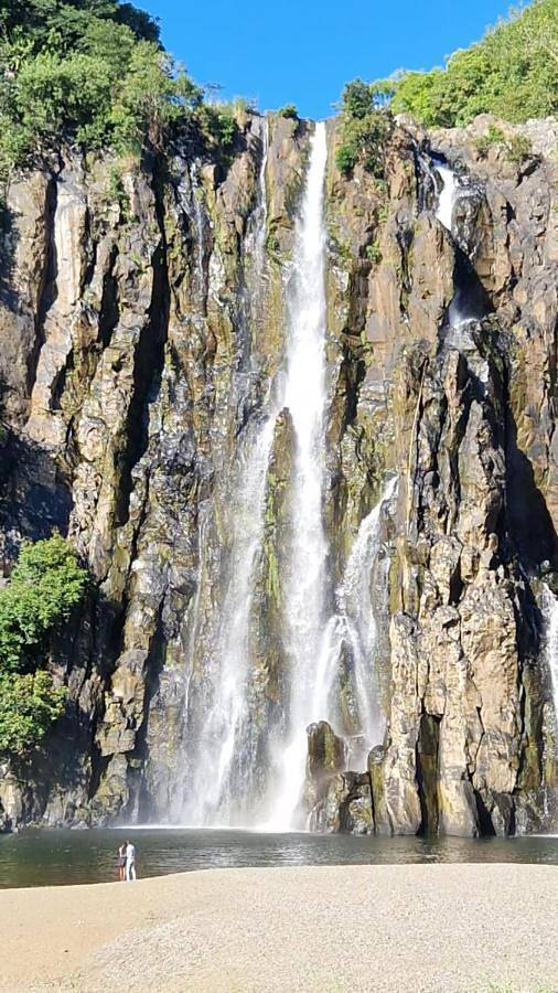 Location de vacances pour 2 personnes, avec vue ainsi que terrasse et jardin à Sainte-Suzanne - 4