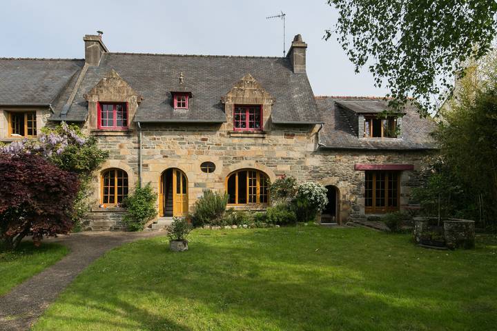 Chambre d’hôtes « Moulin Du Tourous - Chambre 1 » avec terrasse, jardin partagés et Wi-Fi in Plouédern, Région de Brest