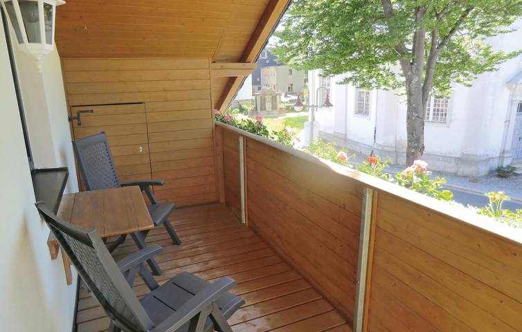 Ferienwohnung für 9 Personen, mit Terrasse und Garten im Erzgebirge - 4