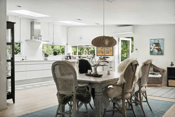 Ferieudlejning for 6 personer, med terrasse i Rågeleje