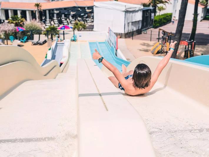 Camping pour 8 personnes, avec piscine et terrasse à La Tremblade - 3