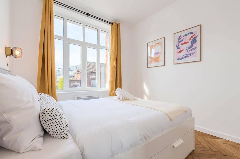 Entire apartment, Charming through-apartment renovated and equipped! in Marcq-en-Barœul, Lille region