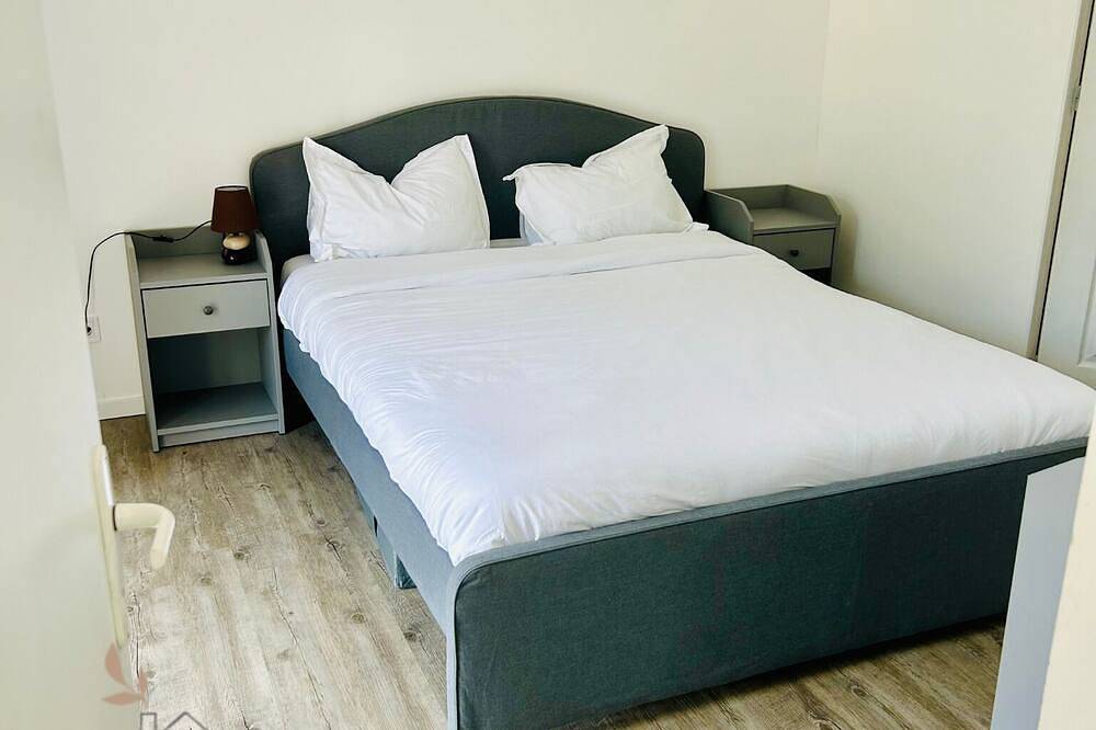 Maison Avec Accès Privé au lac - Petfriendly in Izon, Région de Libourne