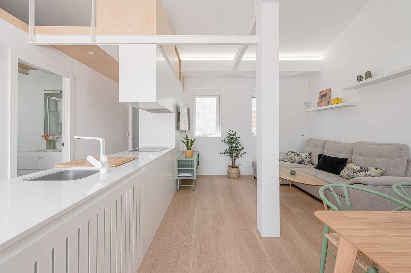 Apartamento entero, Housing Cuatro Caminos by Sharing Co in Tetuán (desambiguación), Madrid