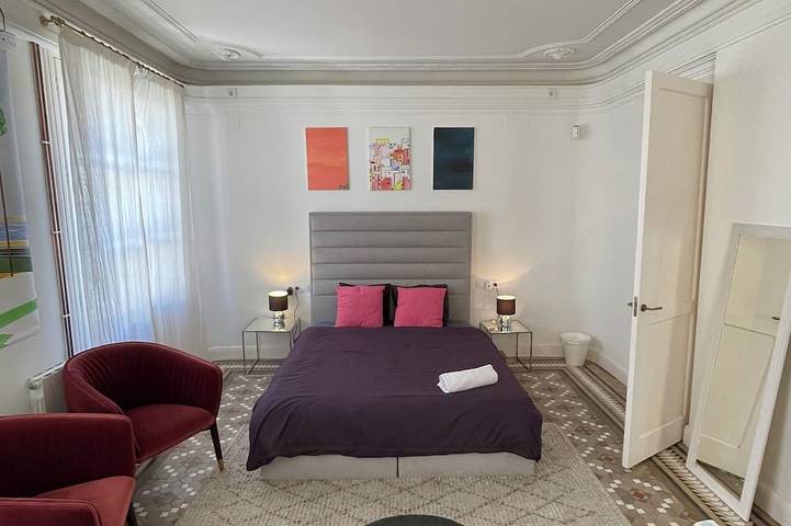 Ganze Wohnung, Designer apartment with 2bedroom +2bathroom+ 7balconies in heart of Barcelona in Barcelona Zentrum, Barcelona
