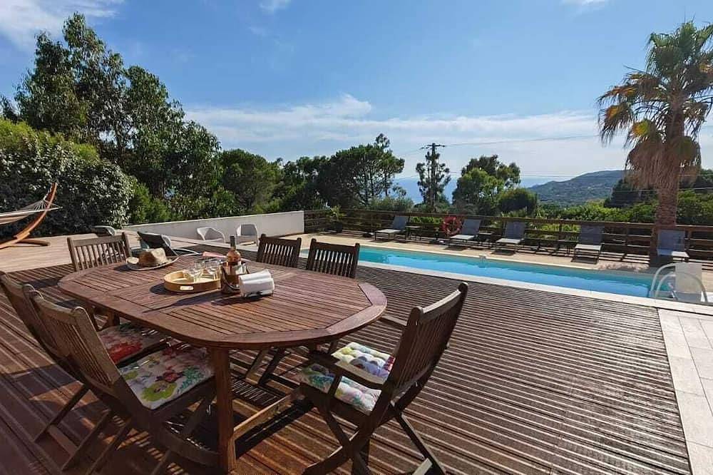 Ganze Wohnung, Bas de Villa vue mer & Piscine Privée in Coti-Chiavari, Ajaccio und Umgebung