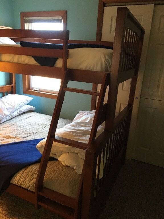 Ganze Wohnung, Jay Peak Ski-in Ski-out “well stocked” condo at Slopeside in Jay Peak