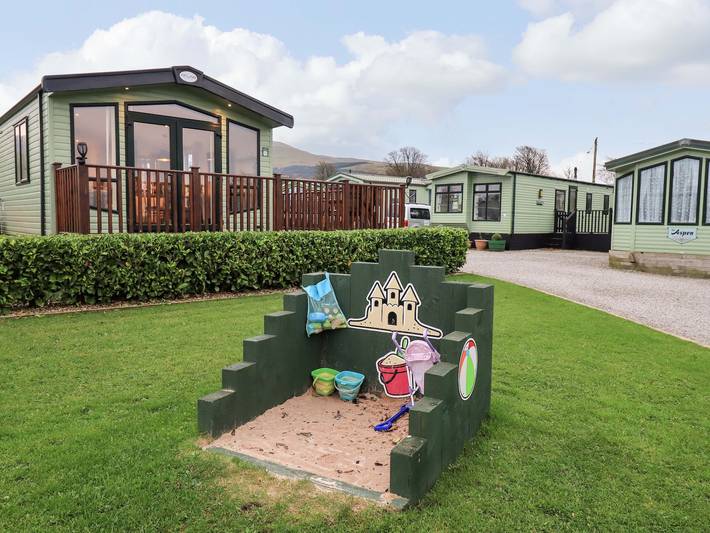 Caravan for 4 people, with garden in the Lake District