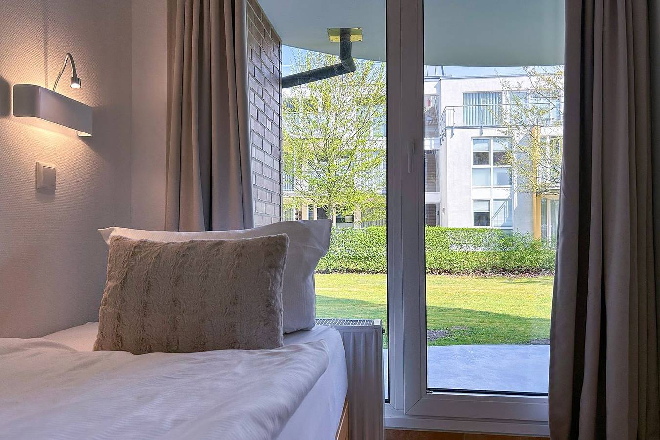 Ganze Wohnung, Ferienwohnung 11 mit Terrasse und Strandkorb am Strand, Haus Hohe Worth Duhnen in Duhnen, Cuxhaven