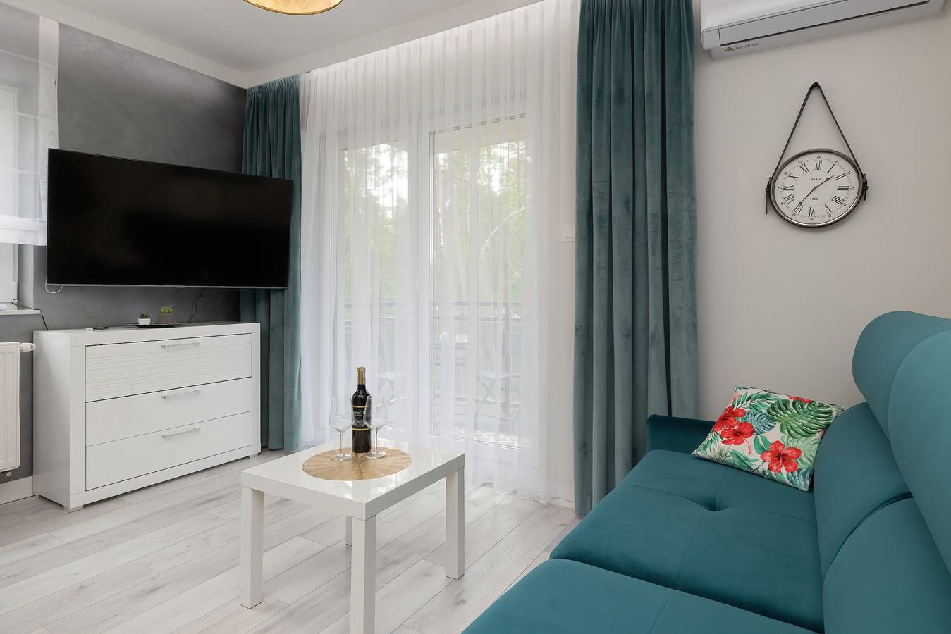 Ganze Wohnung, Spacious Apartment | Terrace | Parking | Close to the Beach in Międzywodzie, Baltic Sea Pomerania