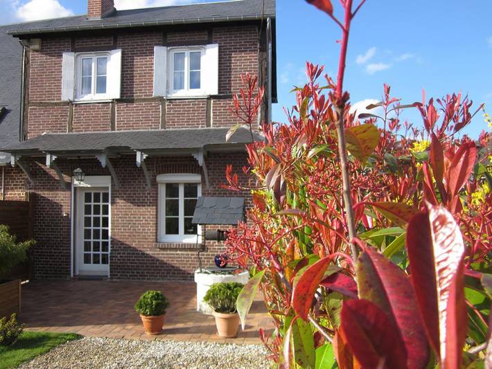 Gîte pour 3 personnes, avec jardin à Isneauville