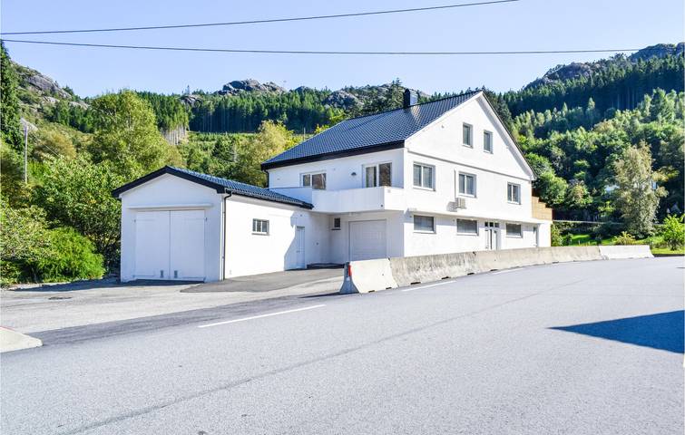 Ferienhaus für 9 Personen, mit Terrasse und Garten - 1