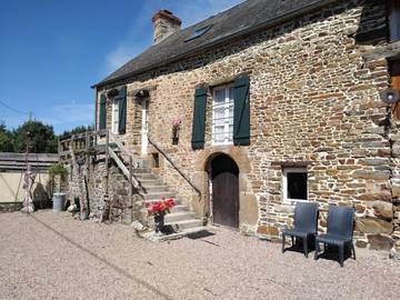 Gîte pour 8 personnes, avec jardin et vue, animaux acceptés à Ménil-Vin